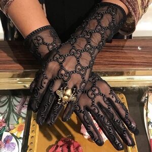Elegant Black Lace Gloves